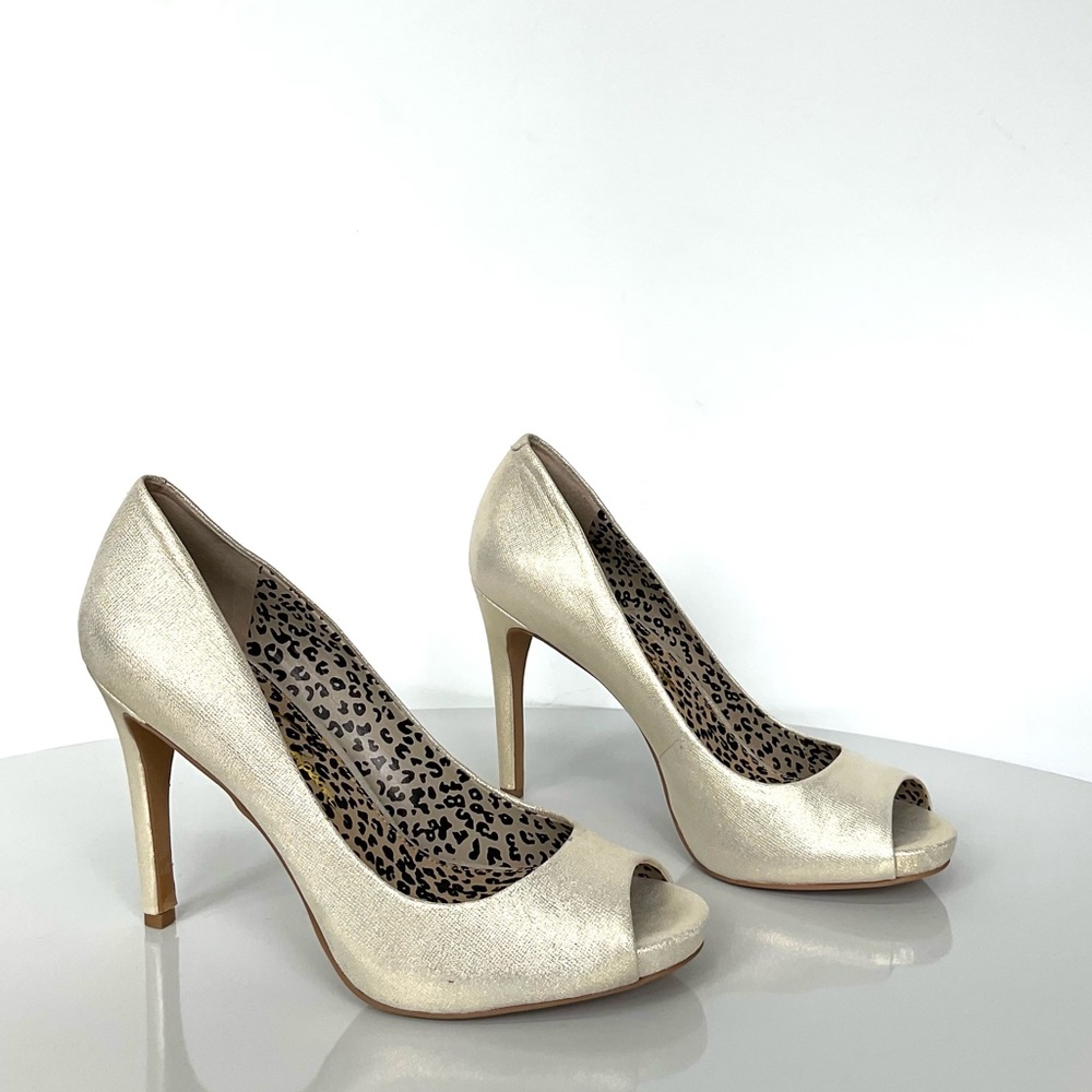 JS-SARAS, gold open-toe heels